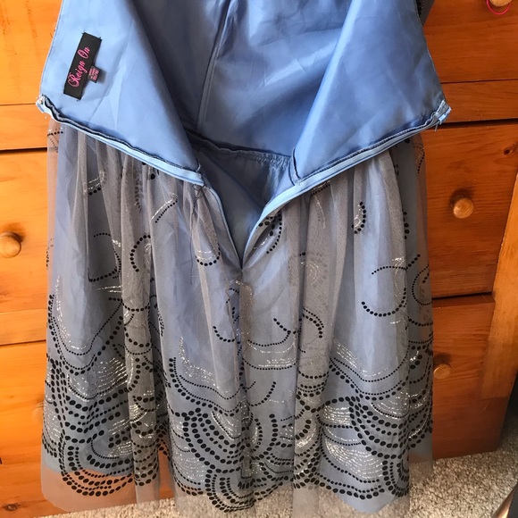 Dress - Picture 2 of 2